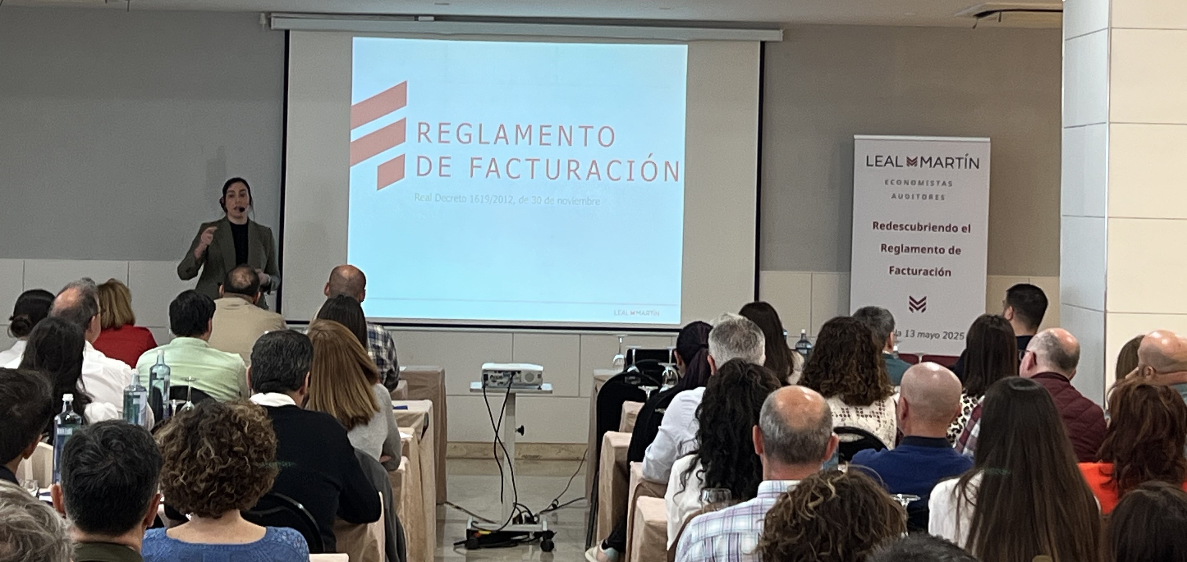 LEAL Y MARTIN IMPARTE UNAS JORNADAS FORMATIVAS RELACIONADAS CON LA IMPLEMENTACION DE VERIFACTU